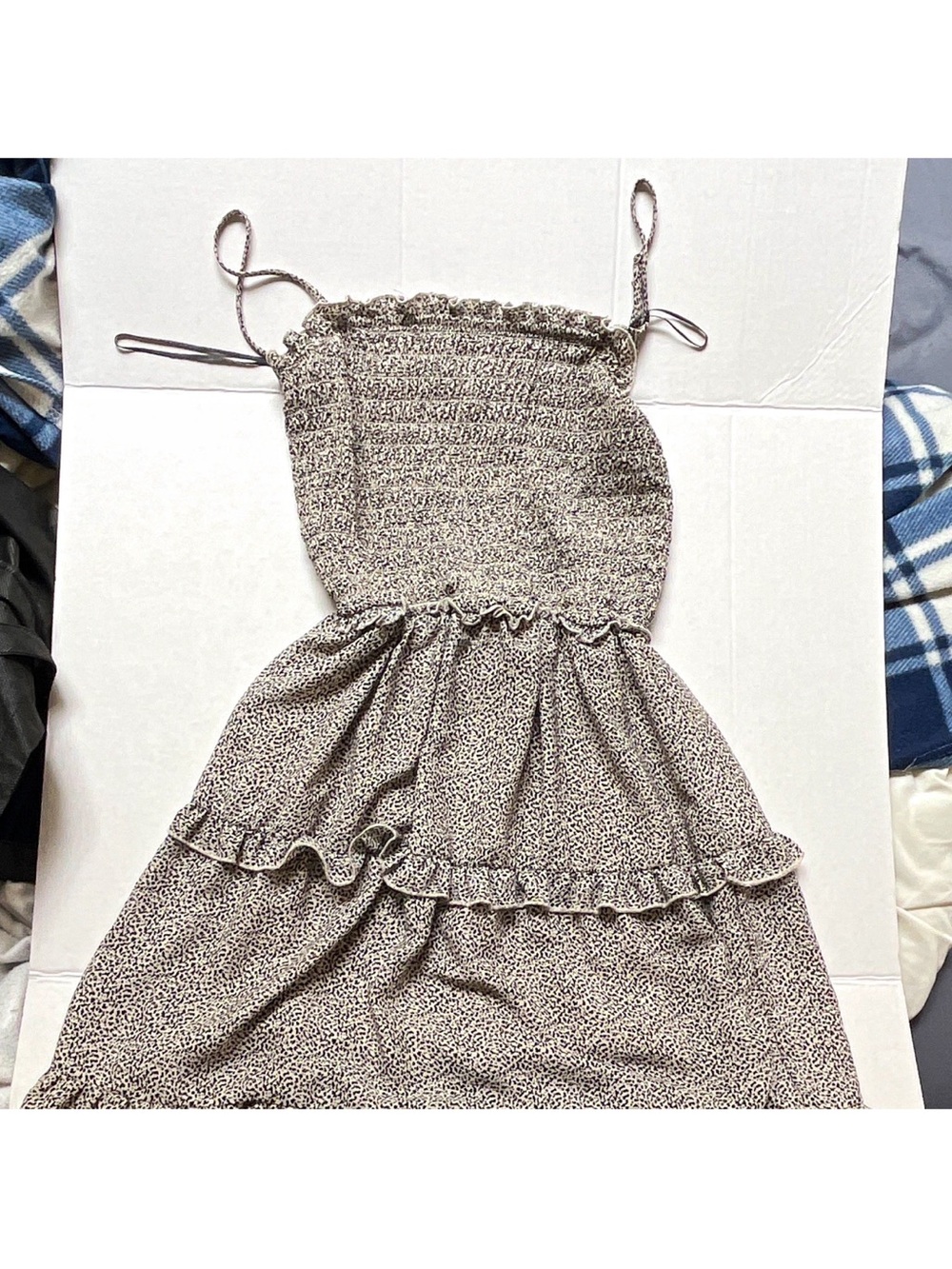 Jessica Simpson Beige Speckle Smocked Tiered Midi Dress